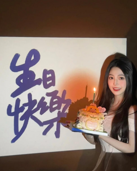 推荐租房首选大眼橙C1D高亮版投影仪AG真人网2024高性价比卧室投影仪(图10)